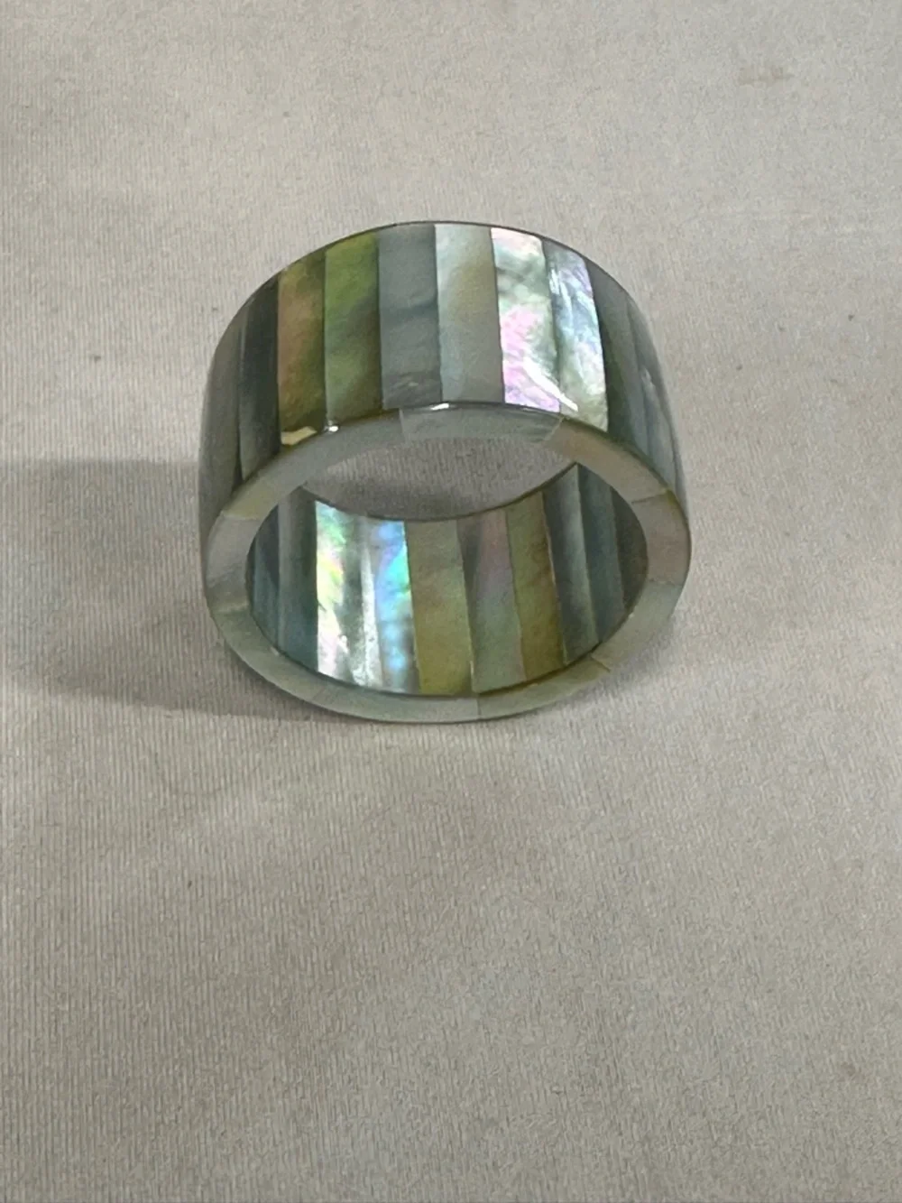 Kim Seybert NYC Napkin Rings (set of 6) - Picture 3 of 4